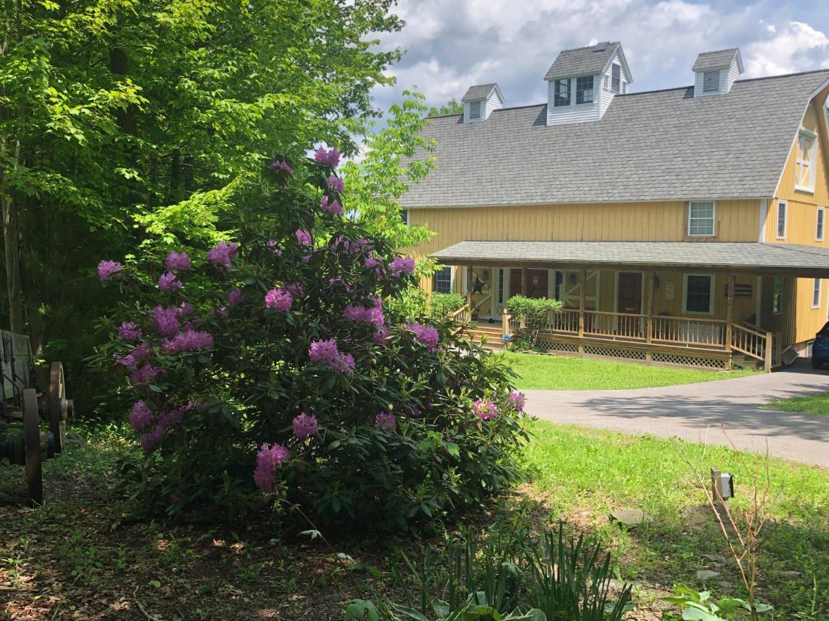 Yellow Barn Estate Freeville ภายนอก รูปภาพ
